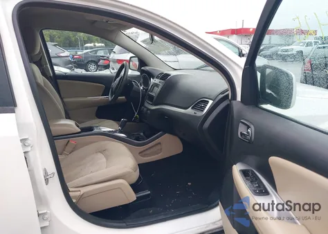 2013 Dodge Journey Sxt z USA, uszkodzony, nr VIN 3C4PDCBG8DT671200